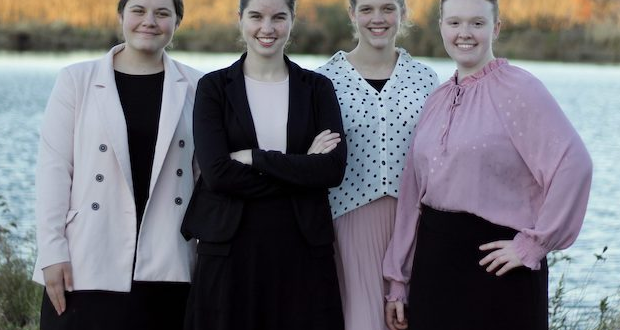 a ladies trio